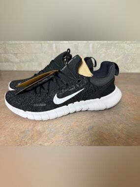 Nike Free Run Next Nature Black White Sneakers Mens 8.5 Womens 10 NWT